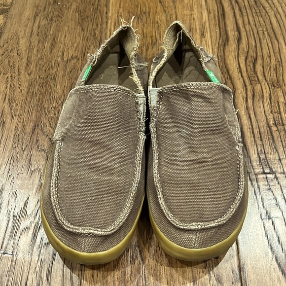 Sanuk shoes size 4 - Picture 1 of 3